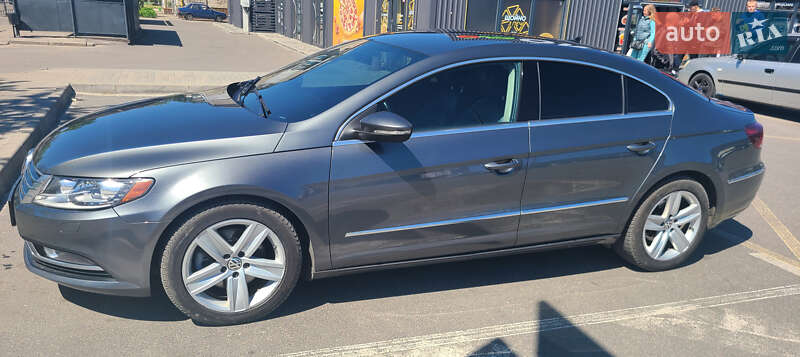 Купе Volkswagen CC / Passat CC 2016 в Киеве