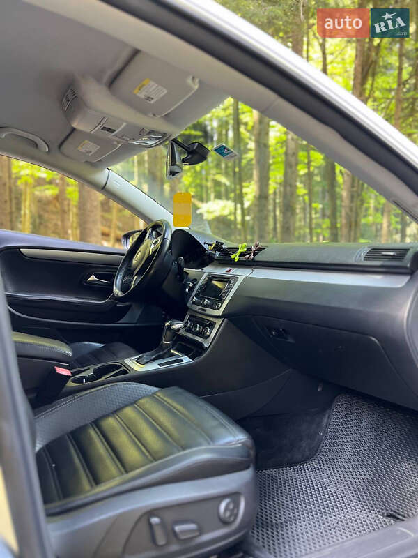 Купе Volkswagen CC / Passat CC 2010 в Львові