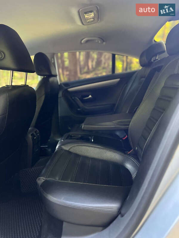 Купе Volkswagen CC / Passat CC 2010 в Львові