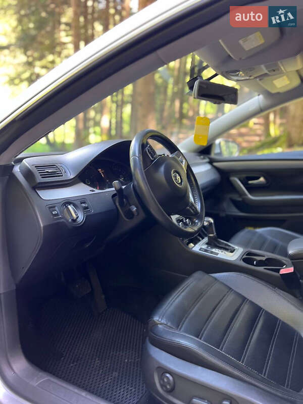 Купе Volkswagen CC / Passat CC 2010 в Львові