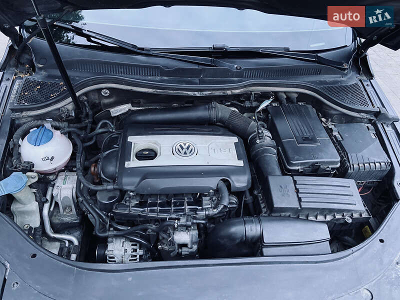 Купе Volkswagen CC / Passat CC 2012 в Львові