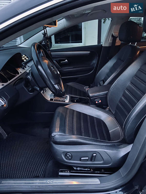 Купе Volkswagen CC / Passat CC 2012 в Львові