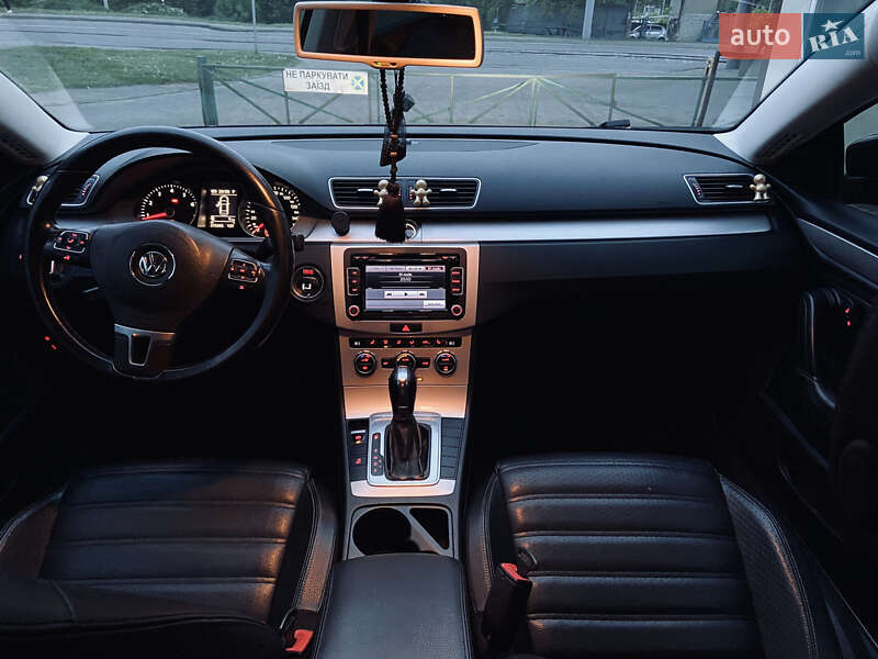 Купе Volkswagen CC / Passat CC 2012 в Львові