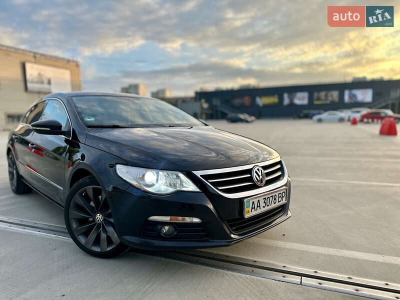 Купе Volkswagen CC / Passat CC 2009 в Києві