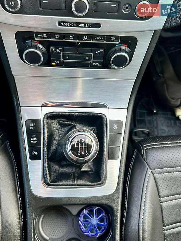 Купе Volkswagen CC / Passat CC 2009 в Києві