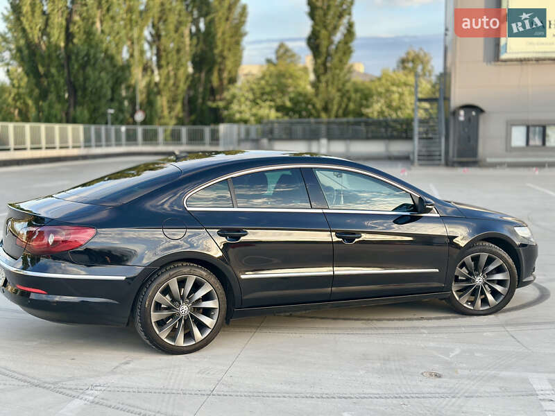Купе Volkswagen CC / Passat CC 2009 в 