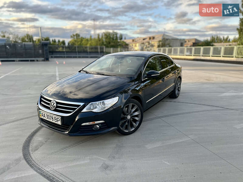 Купе Volkswagen CC / Passat CC 2009 в Києві