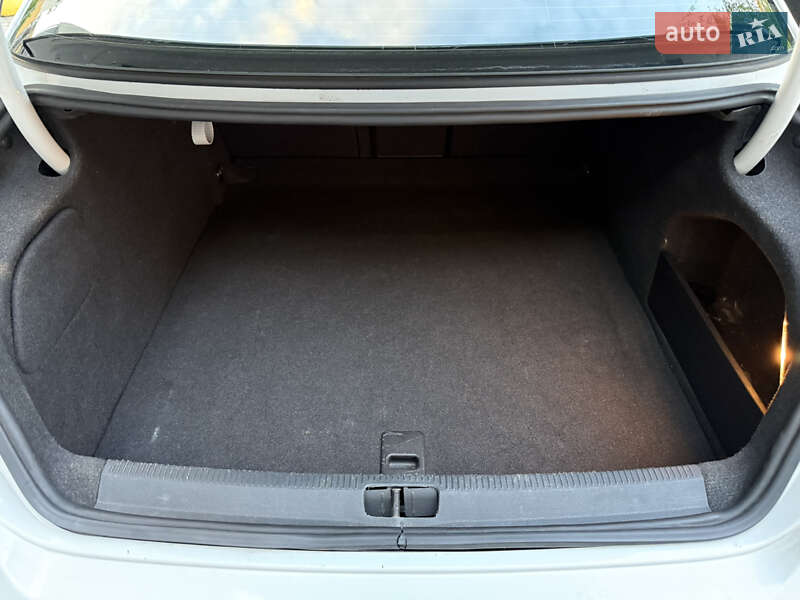 Купе Volkswagen CC / Passat CC 2011 в Киеве