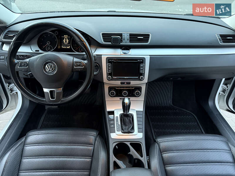 Купе Volkswagen CC / Passat CC 2011 в Киеве