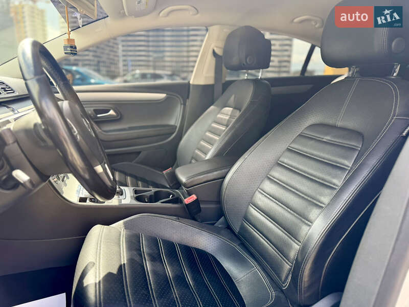 Купе Volkswagen CC / Passat CC 2013 в Киеве