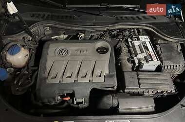 Купе Volkswagen CC / Passat CC 2012 в 