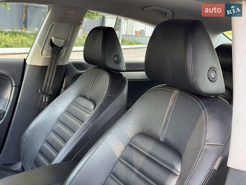 Купе Volkswagen CC / Passat CC 2010 в Конотопе