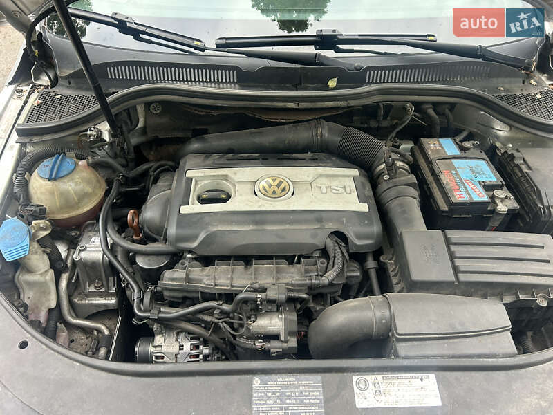 Купе Volkswagen CC / Passat CC 2009 в Киеве