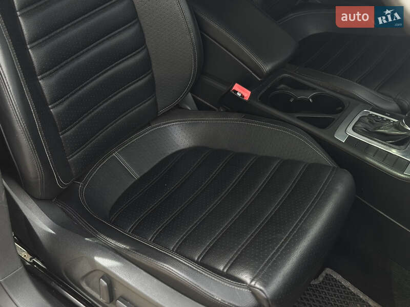 Купе Volkswagen CC / Passat CC 2012 в Киеве