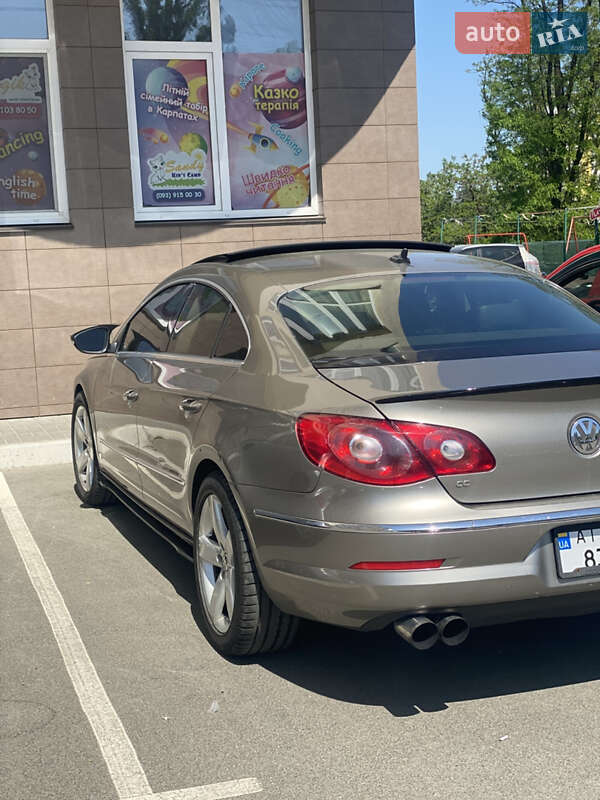 Купе Volkswagen CC / Passat CC 2011 в Києві