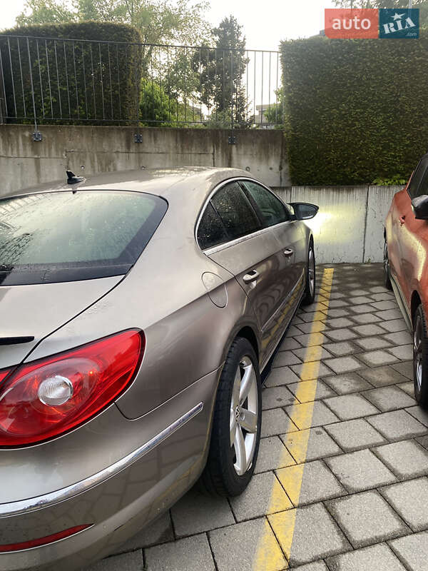 Купе Volkswagen CC / Passat CC 2011 в Києві