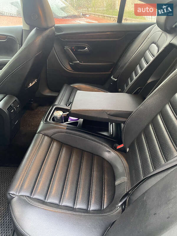 Купе Volkswagen CC / Passat CC 2011 в Києві