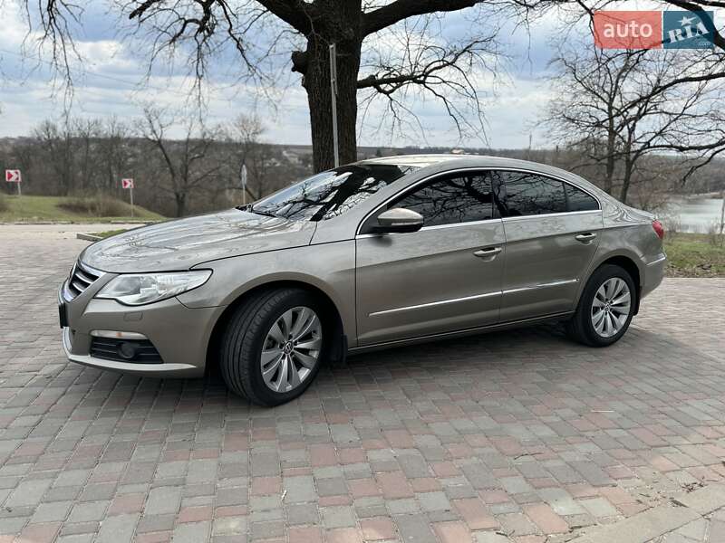 Купе Volkswagen CC / Passat CC 2011 в Кропивницком