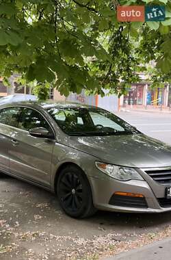 Купе Volkswagen CC / Passat CC 2011 в 