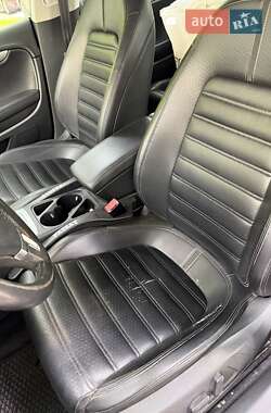 Купе Volkswagen CC / Passat CC 2011 в 
