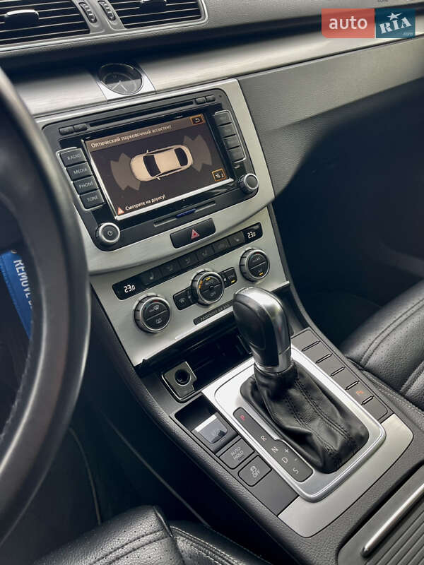 Купе Volkswagen CC / Passat CC 2012 в Киеве