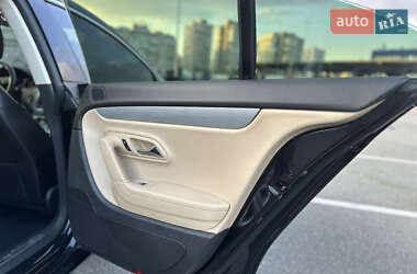 Купе Volkswagen CC / Passat CC 2013 в 