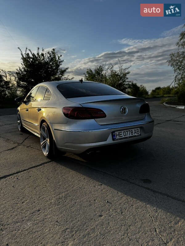 Купе Volkswagen CC / Passat CC 2012 в Южноукраїнську