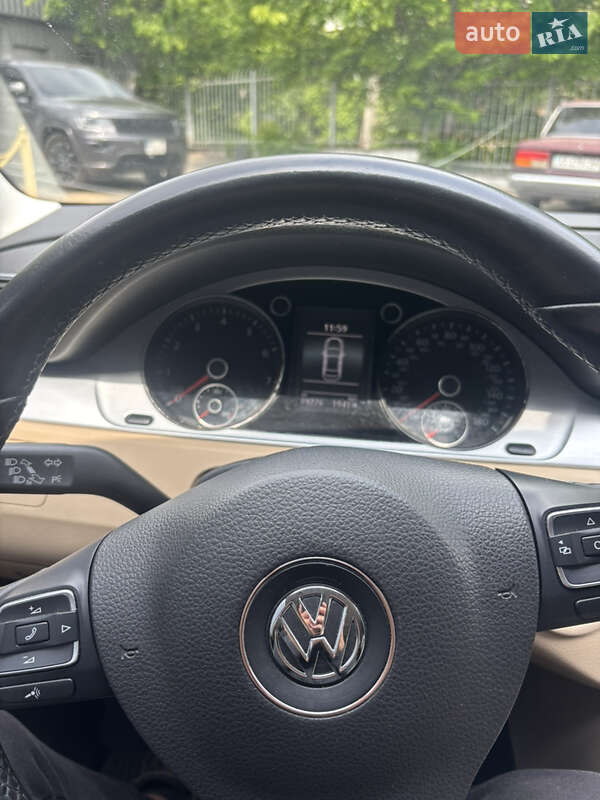 Купе Volkswagen CC / Passat CC 2015 в Киеве