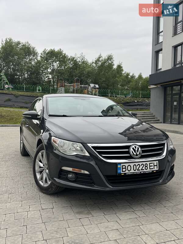 Купе Volkswagen CC / Passat CC 2011 в 