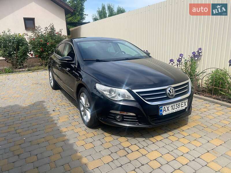 Купе Volkswagen CC / Passat CC 2011 в 