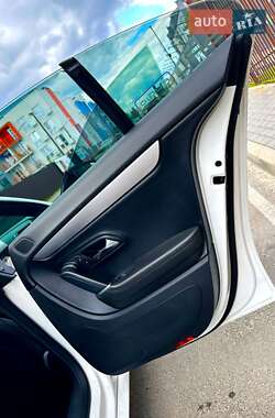 Купе Volkswagen CC / Passat CC 2011 в 
