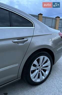 Купе Volkswagen CC / Passat CC 2013 в 