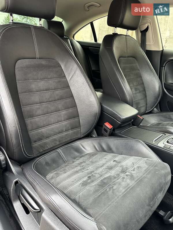 Купе Volkswagen CC / Passat CC 2013 в Кропивницькому