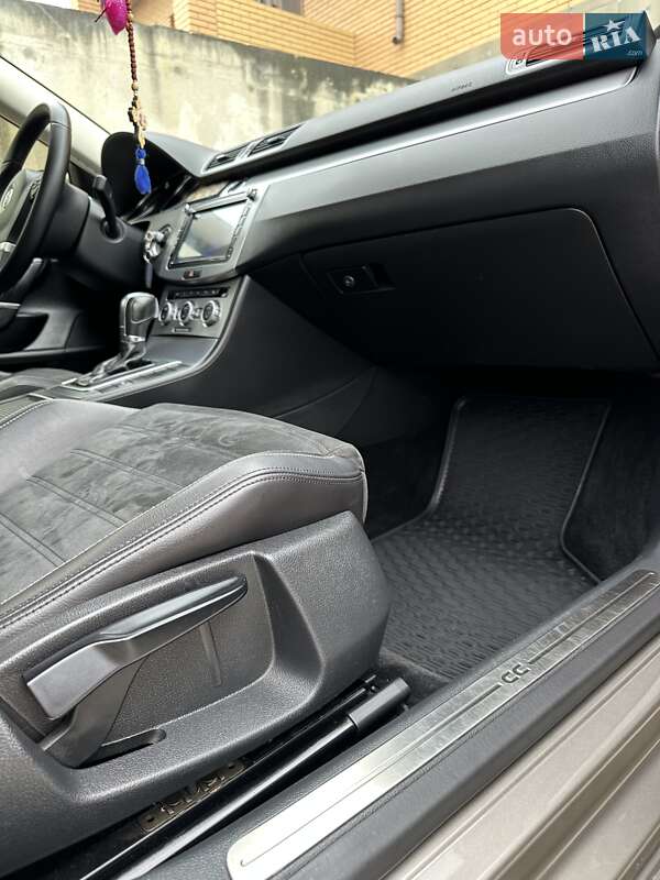 Купе Volkswagen CC / Passat CC 2013 в Кропивницькому