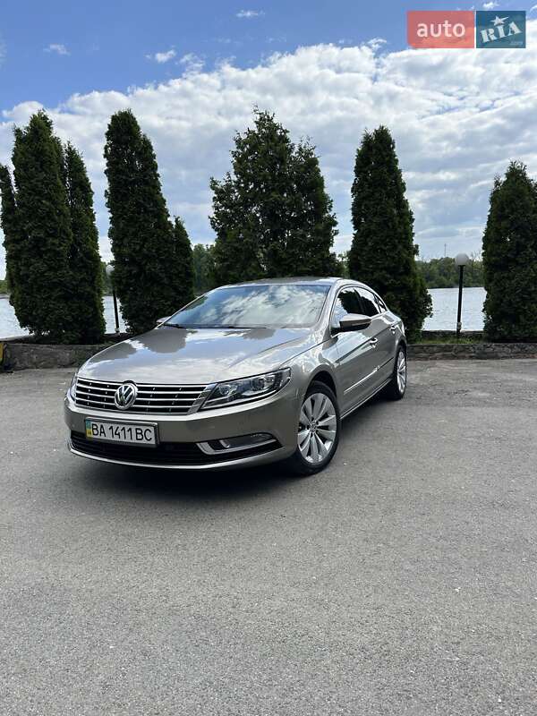 Купе Volkswagen CC / Passat CC 2013 в 