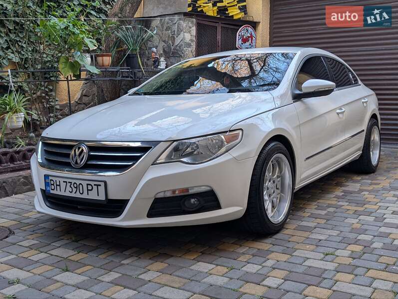 Купе Volkswagen CC / Passat CC 2011 в 