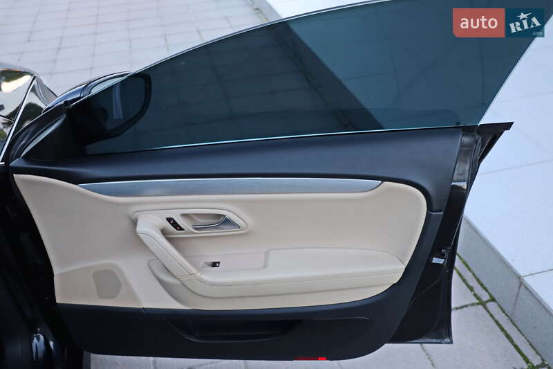 Купе Volkswagen CC / Passat CC 2013 в Кременчуге