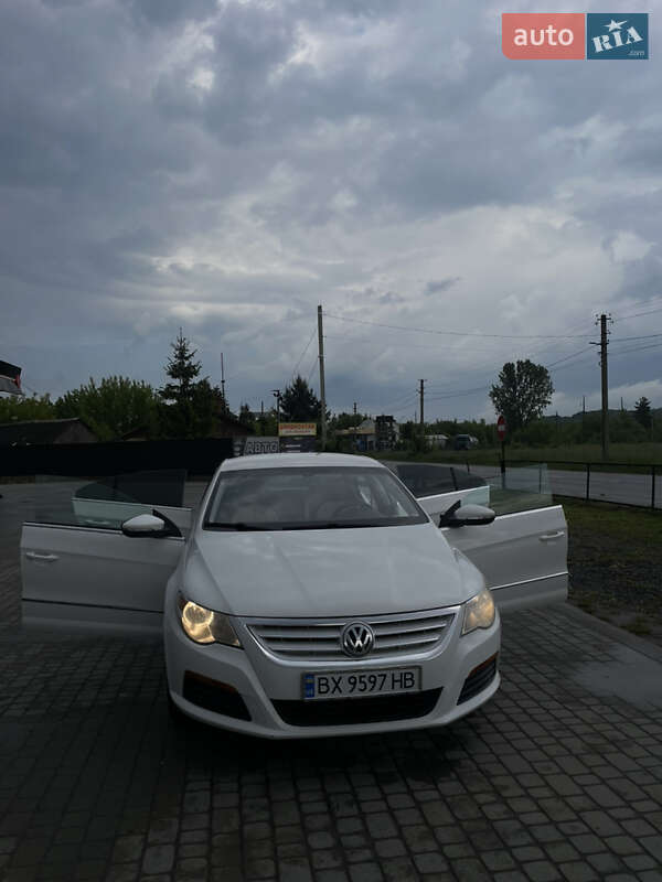 Купе Volkswagen CC / Passat CC 2011 в Рава-Руській