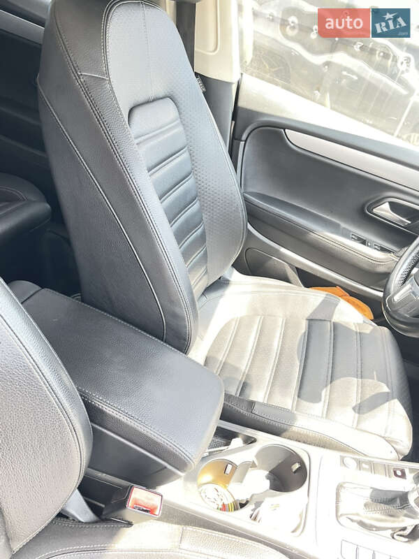 Купе Volkswagen CC / Passat CC 2015 в Херсоне