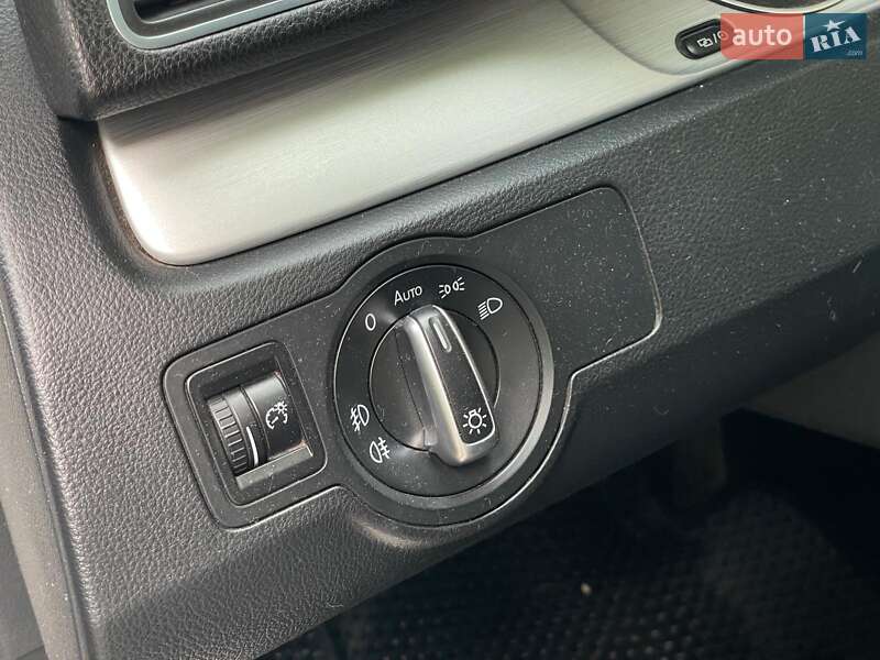 Купе Volkswagen CC / Passat CC 2013 в Киеве