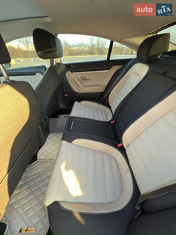 Купе Volkswagen CC / Passat CC 2014 в Чернівцях