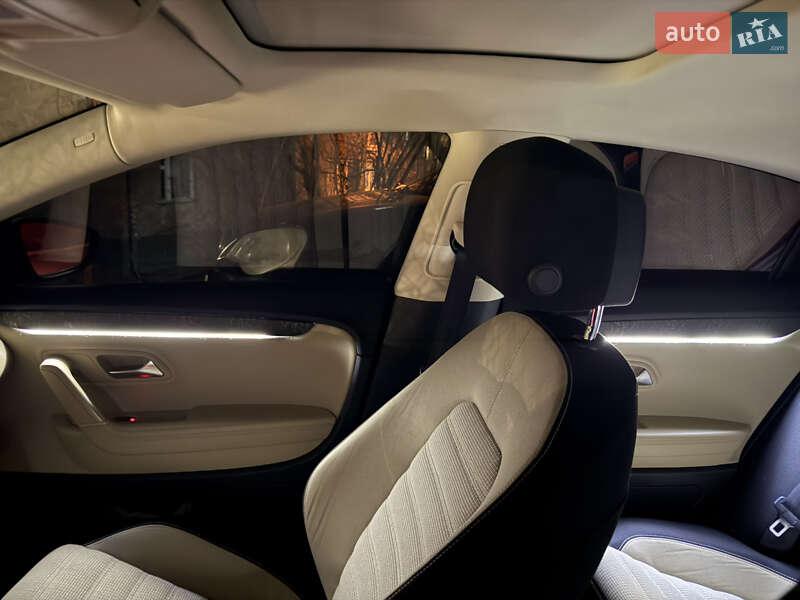 Купе Volkswagen CC / Passat CC 2014 в Чернівцях