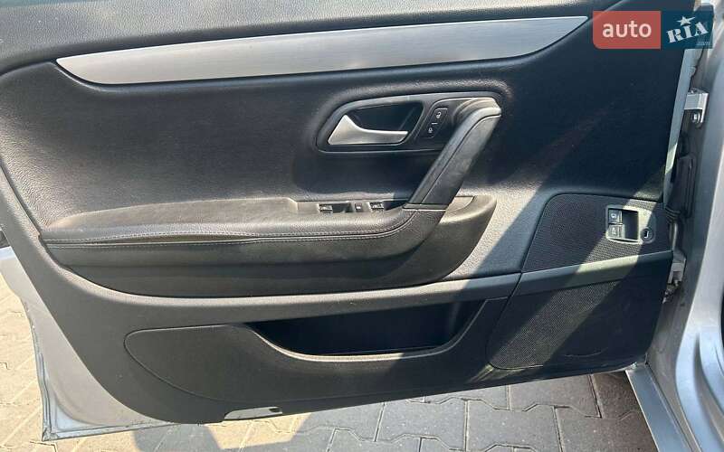 Купе Volkswagen CC / Passat CC 2012 в Черновцах