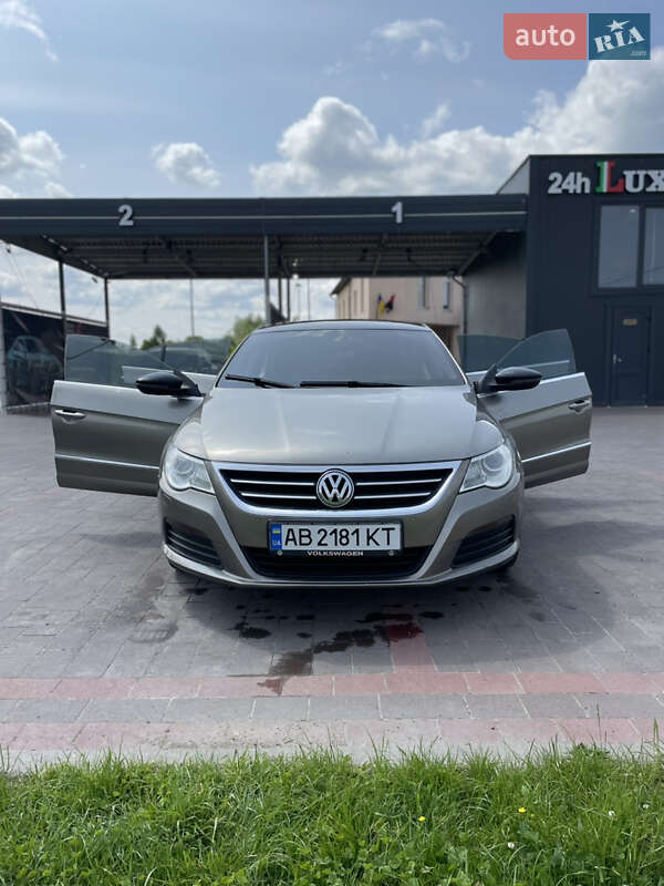 Купе Volkswagen CC / Passat CC 2011 в Львове