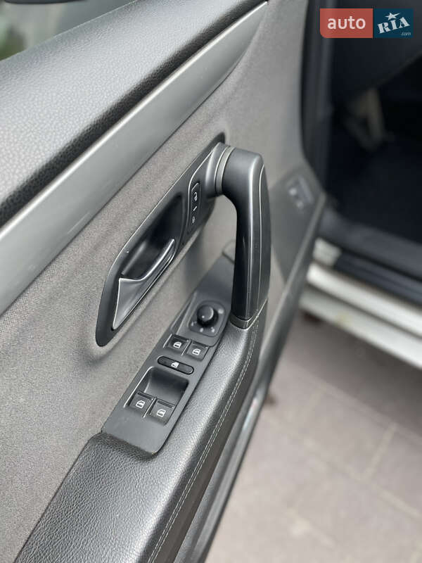 Купе Volkswagen CC / Passat CC 2011 в Львове