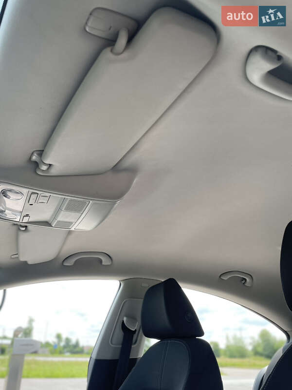 Купе Volkswagen CC / Passat CC 2011 в Львове