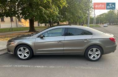 Купе Volkswagen CC / Passat CC 2010 в 