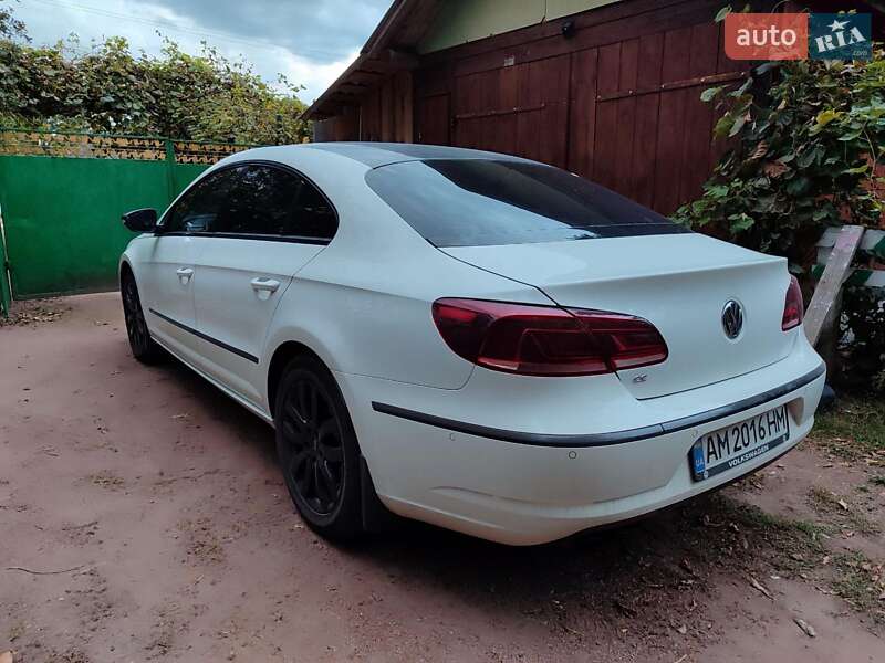 Купе Volkswagen CC / Passat CC 2012 в Коростене