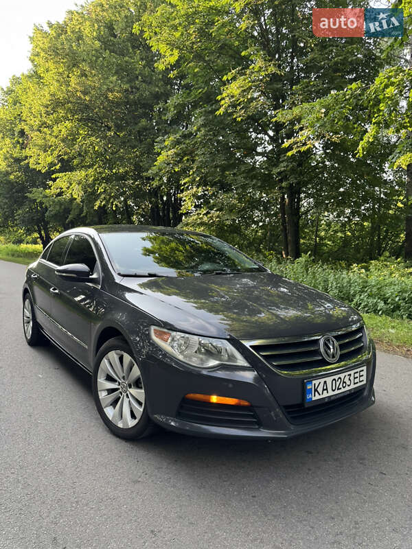Купе Volkswagen CC / Passat CC 2011 в 