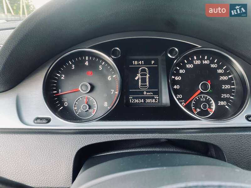 Купе Volkswagen CC / Passat CC 2013 в Дніпрі